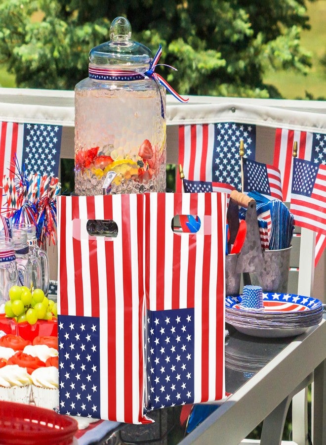 وولاين مجموعة من 50 كيس هدايا لحفلات عيد الاستقلال الأمريكي (4 يوليو) من والين، أكياس بلاستيكية مزخرفة بعلم الولايات المتحدة الأمريكية، مزودة بمقابض، مثالية لتغليف الهدايا في حفلات أعياد الميلاد وعيد الاستقلال. - Image 5