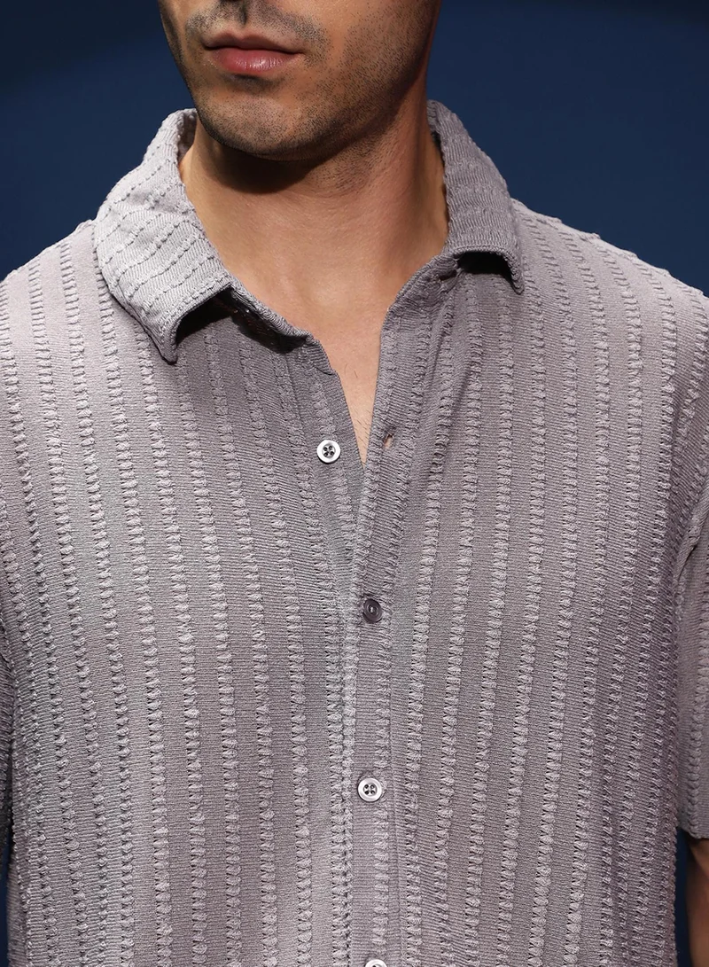 كامبوس سوترا Campus Sutra Men's Onyx Black Grid-Tactile Shirt For Casual Wear | Spread Collar | Long Cuffed Sleeves | Button Closure | Shirt Shirt Crafted With Comfort Fit For Everyday Wear