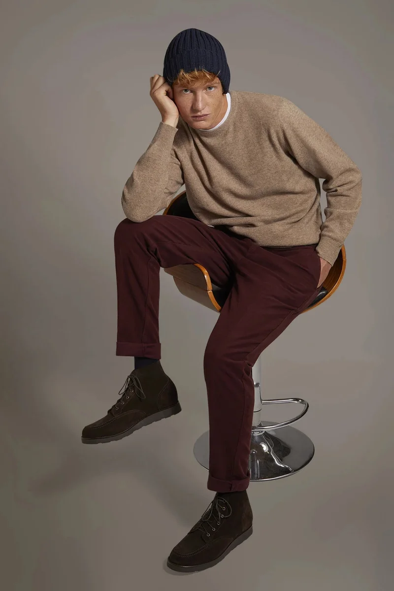 Regular fit chino trousers in moleskin fabric - Bordeaux