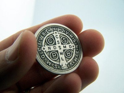 WJH Silver Tone Saint Benedict of Nursia Pocket Prayer Token Medal, 1 1/8 Inch by WJH - Image 3