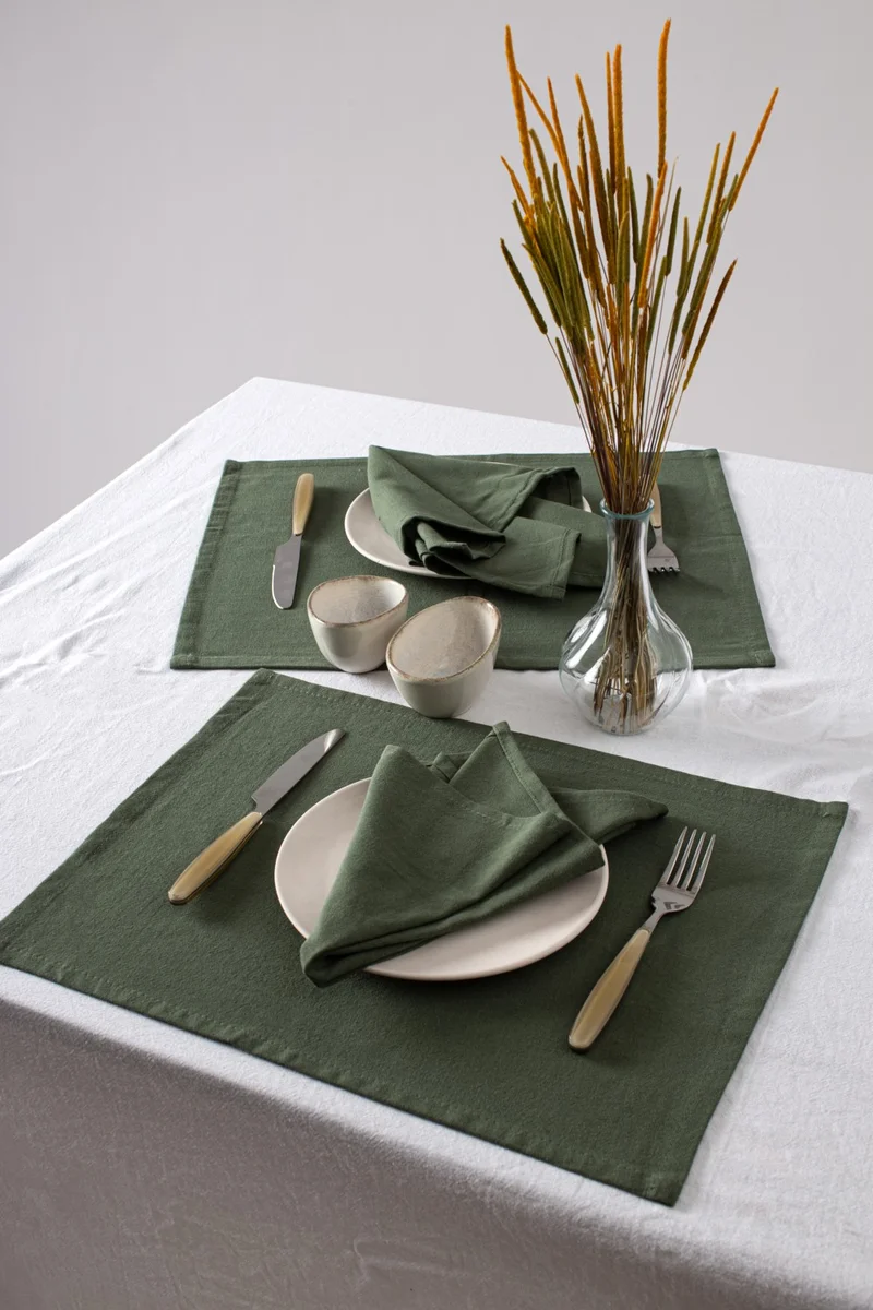 Wellstil 2-Piece Premium Linen Khaki Placemat 35 x 45