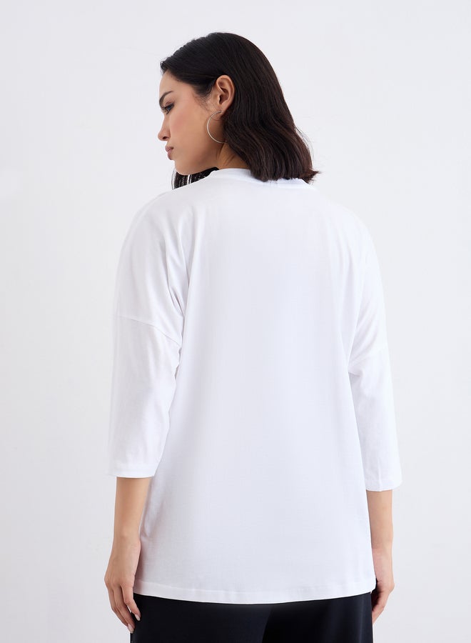 ستايلي تيشيرت نسائي أبيض مطرز بتفاصيل فضفاض - Image 4