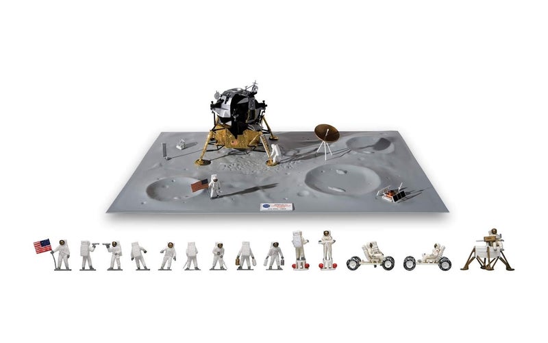 Airfix A50106 172 Scale NASA One Small Step For Man 40th Anniversary of the Moon Landing Space Exploration Gift Set - Image 2