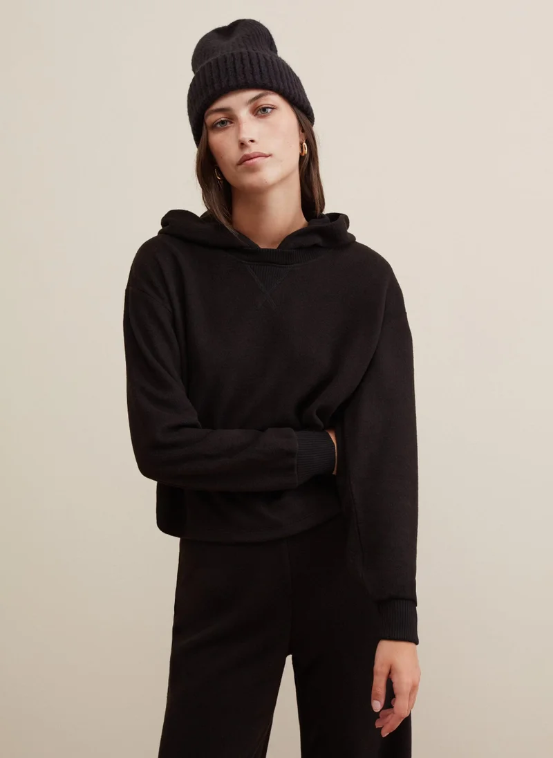 او في اس Hoodie With V Detail