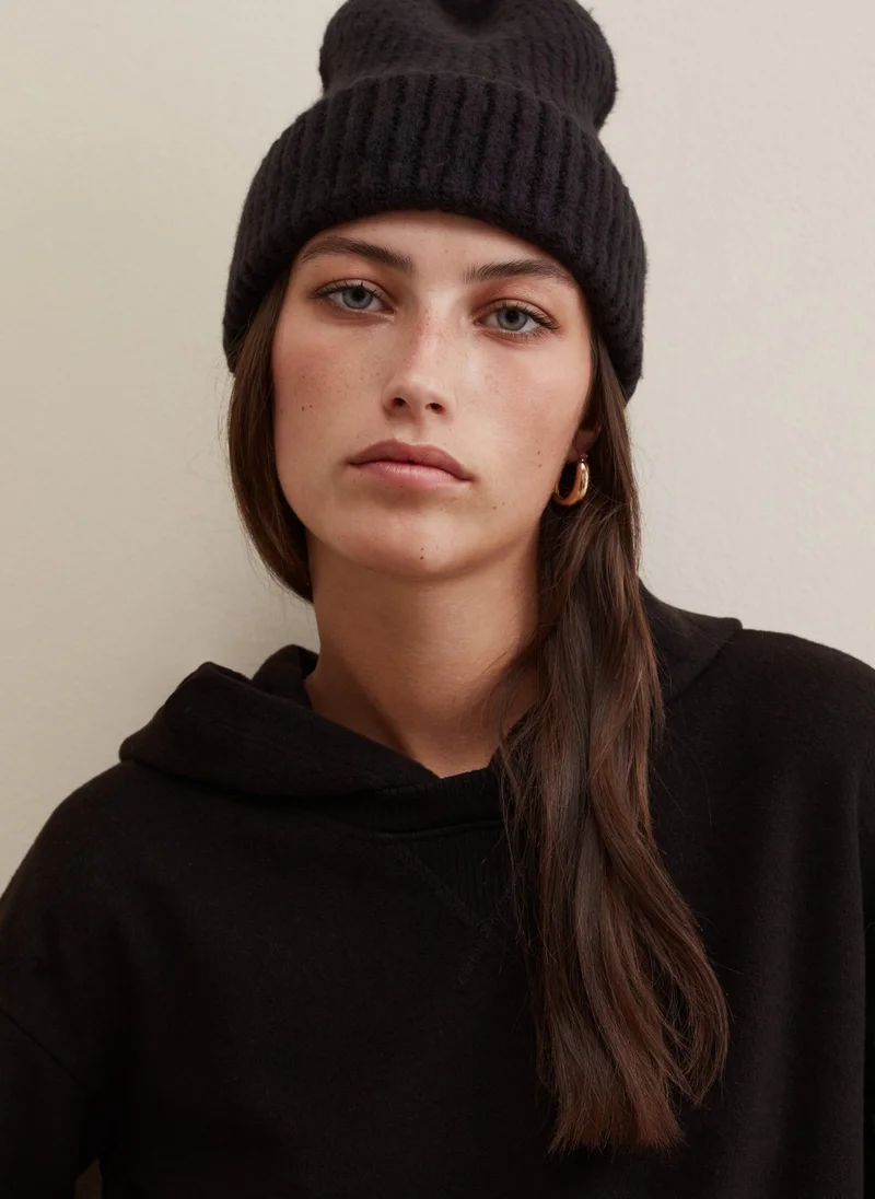 او في اس Hoodie With V Detail