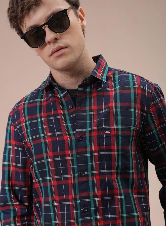 Men Slim Fit Checkered Full Sleeves Cutaway Collar Casual Shirt