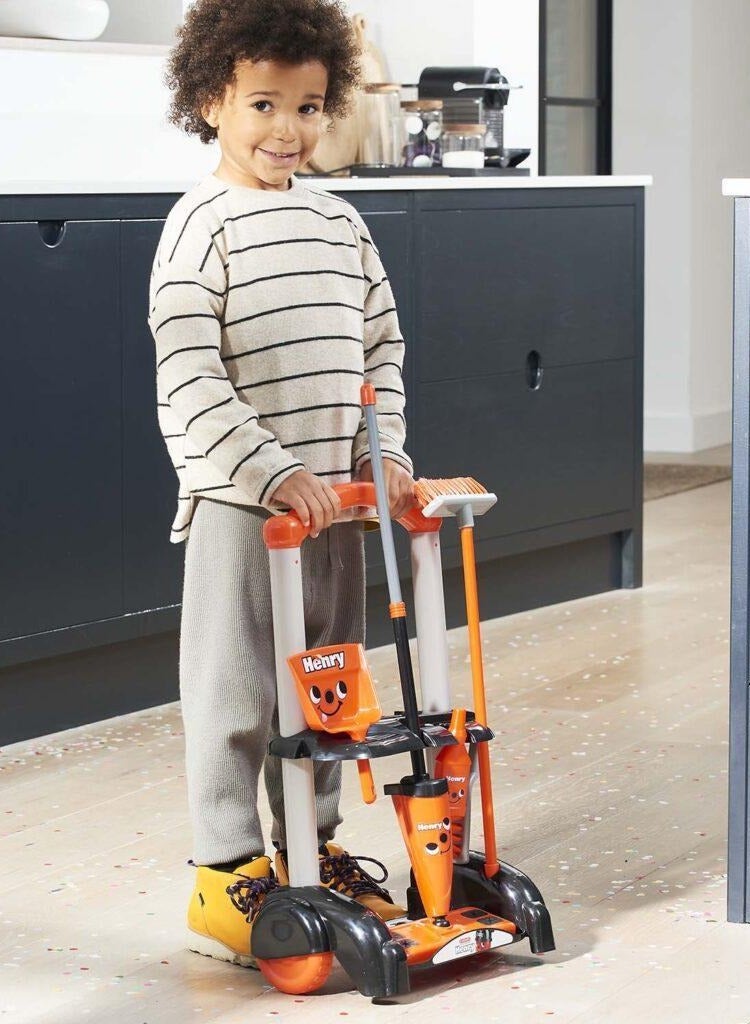 Casdon - Henry Cleaning Trolley: Red toy playset with cleaning tools. Ages 3+ - Image 5