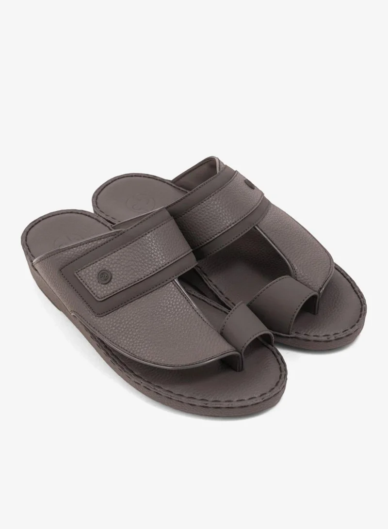 كومفورت بلس صنادل جلدية مريحة بمسند قدم مريح رمادي