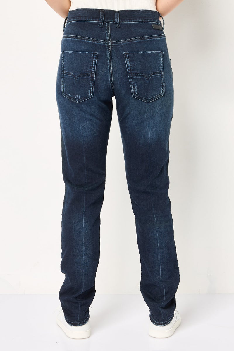 DIESEL جينز نسائي بقصة عادية، مغسول وقابل للتمدد، لون كحلي - Image 4