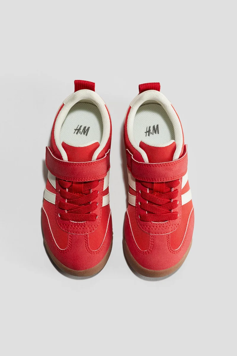 اتش اند ام حذاء رياضي