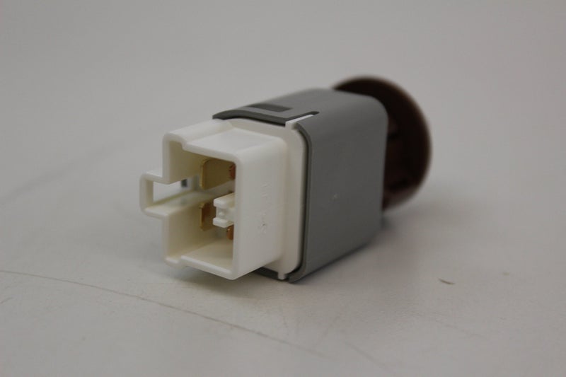 TOYOTA مفتاح ضوء الفرامل/مفتاح التوقف الأصلي تويوتا 84340-69025 - Image 2