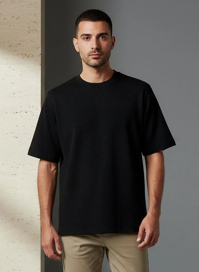 Iconic Iconic Men Regular Fit Crew Neck Short Sleeve Textured T shirt
