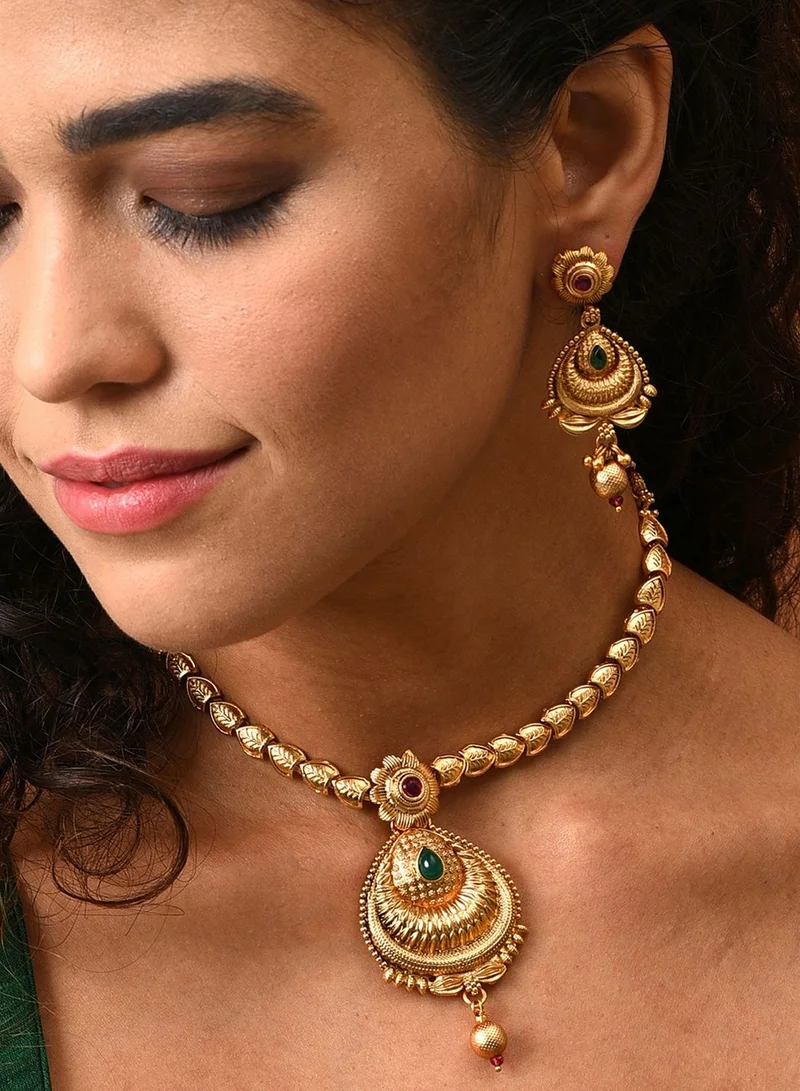 SOHI Gold Plated Designer Stone Necklace Set