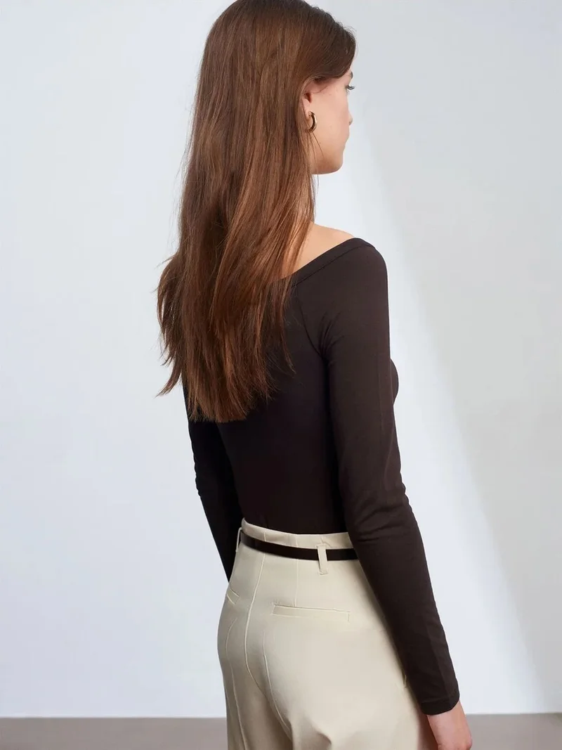 ديلفين DILVIN Slim-fit Boat Neck Bodysuit Blouse