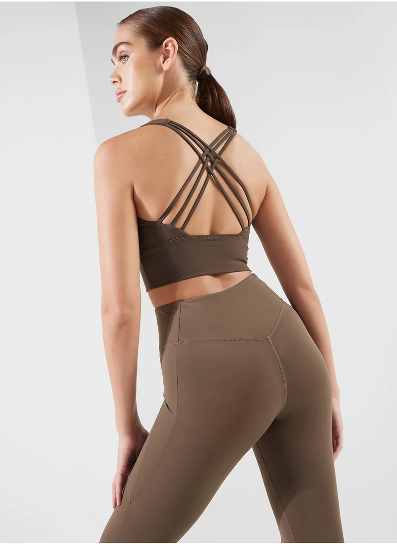 فورورد Medium Coverage Seamless Sports Bra With Back Cutout Detail