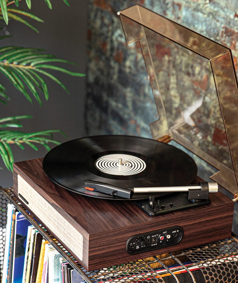 Crosley كروسلي CR6042A-WA سكوت جهاز تشغيل أسطوانات بلوتوث ثلاثي السرعات مع مكبرات صوت مدمجة، خشب الجوز - Image 2
