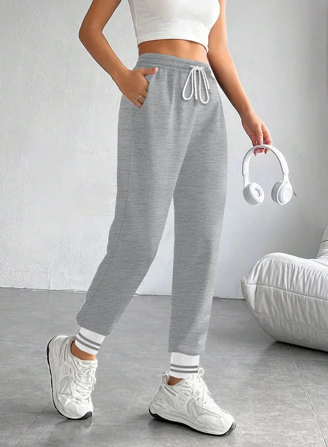 تايك تو بنطلون رياضي رمادي سادة بأساور