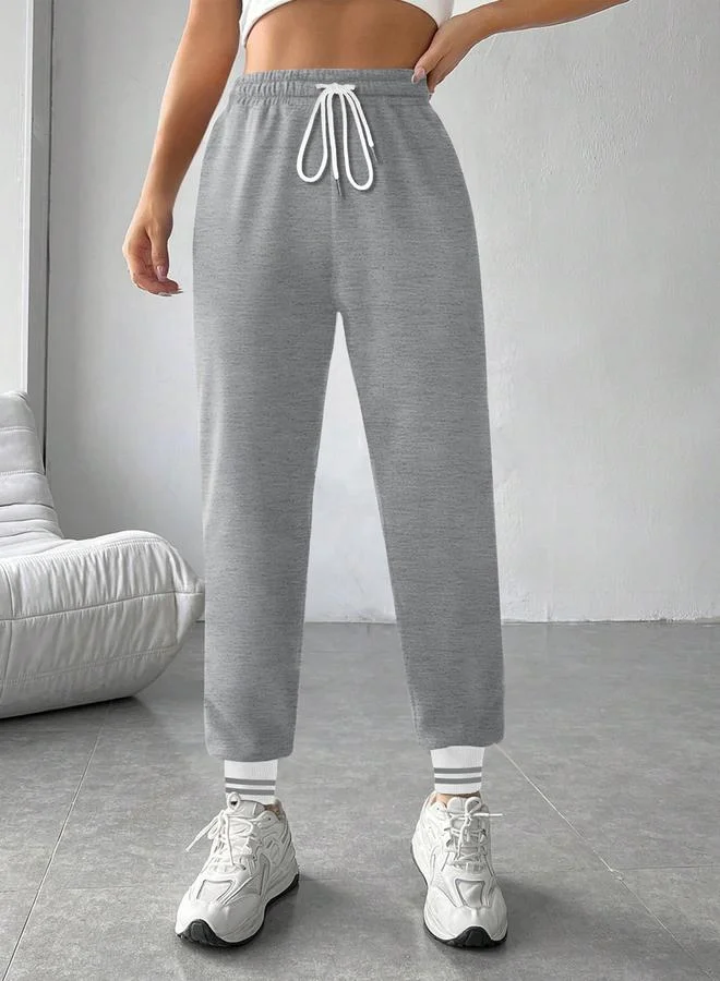 تايك تو بنطلون رياضي رمادي سادة بأساور