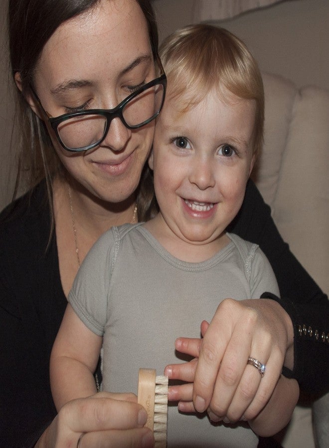 green sprouts Baby Nail Brush, Gently Cleans Baby’s Nails, Soft, Natural bristles for Comfort, Easy to Grasp Wood Handle, Made from Natural, Non-Petroleum Materials - Image 3