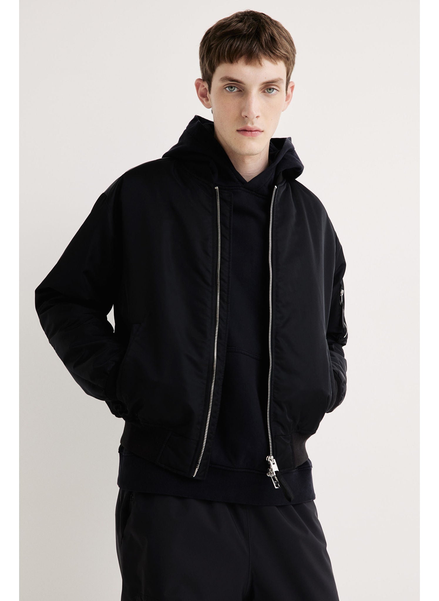 NPW253HK_TrailWindJacket_K_1.