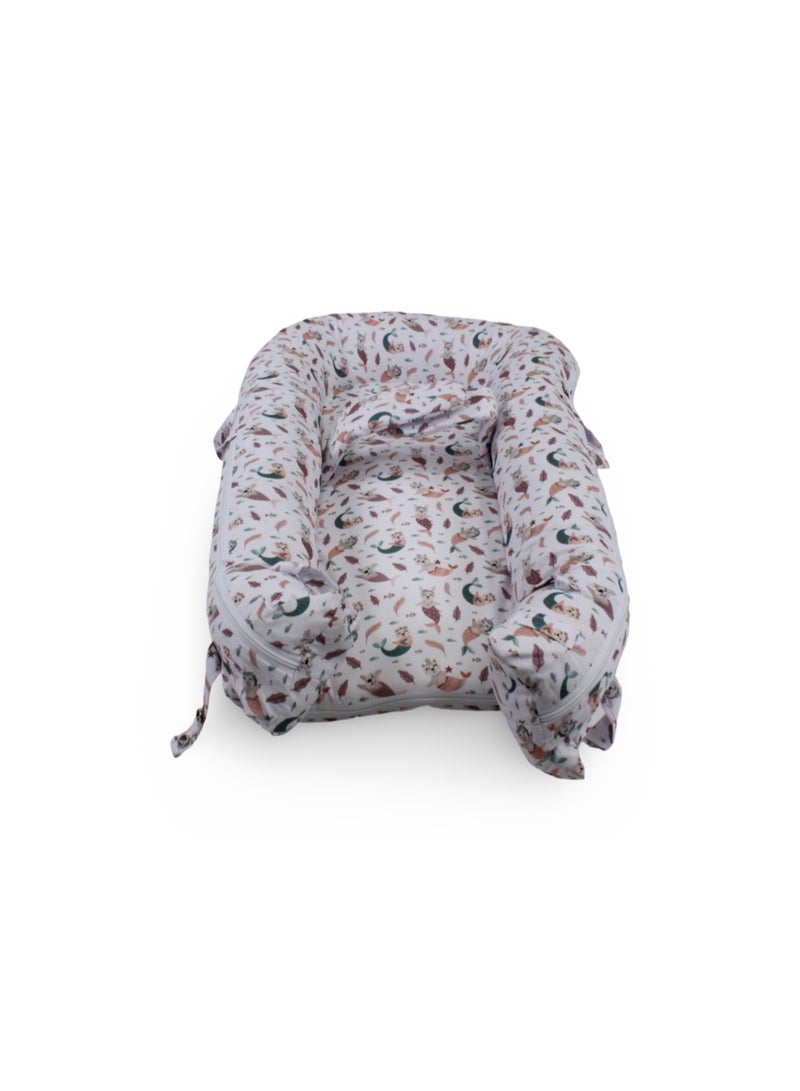 Petit bebe Cotton Baby Nest – Mermaid Print (70×40×18 cm) - Image 1