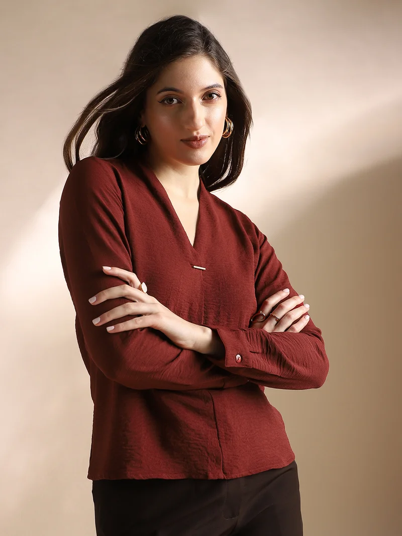 Globus Women Burgundy V-Neck Cuffed Sleeves Self Design Workwear Top