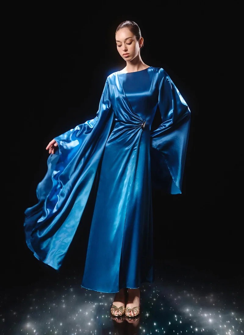 Satin maxi dress with asymmetrical sleeves