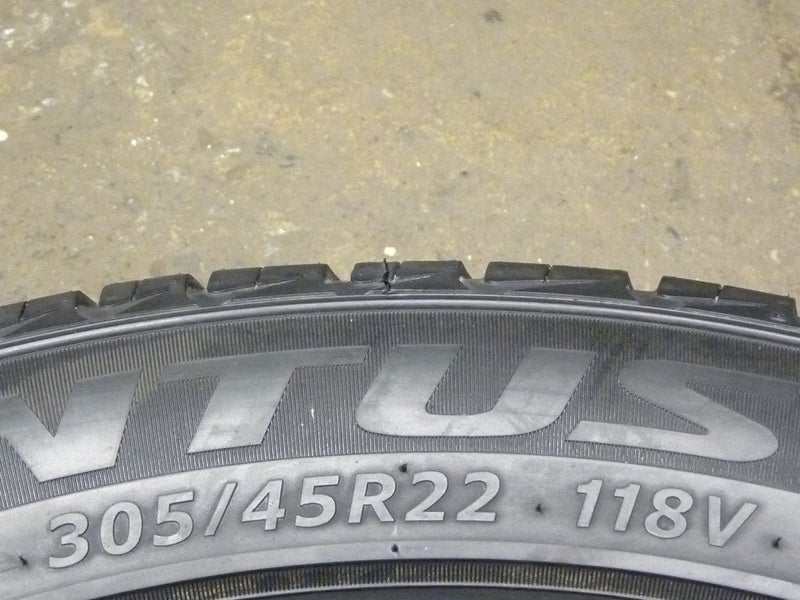 Hankook Ventus ST RH06 All-Season Tire - 305/45R22 118V - Image 5