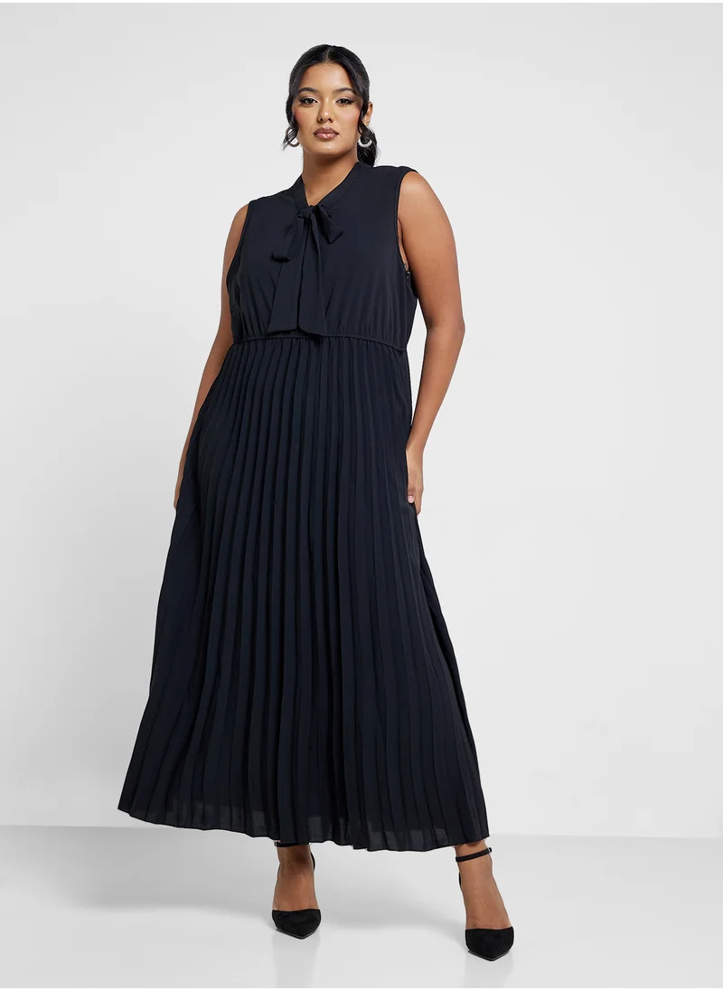 Ella Plus Sleeveless Pleated Dress