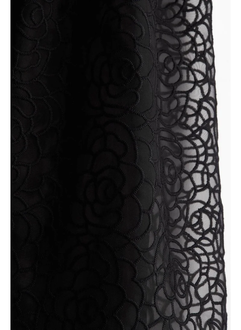 اتش اند ام Embroidered halterneck dress