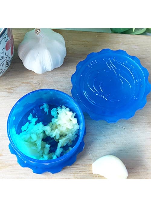 Three Secondz Three Secondz Manual Garlic Presser Mincer with Peeler Garlic Press Crusher Ginger Grinding Grater Kitchen Gadget Random Color  - Image 4