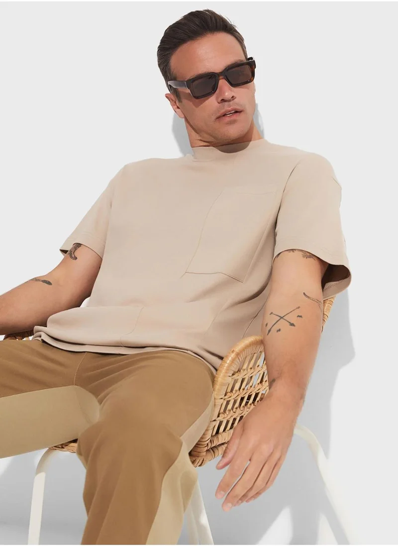 JUNE Essential Crew Neck T-Shirt