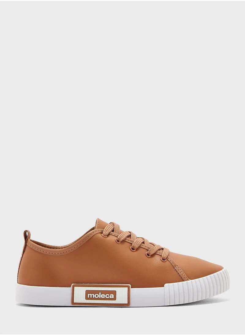 MOLECA Lace Up Low Top Sneakers