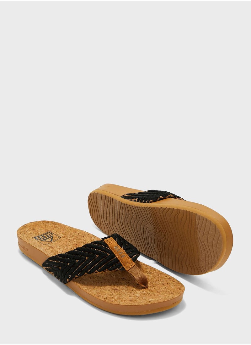 Reef - Reef Cushion Strand - Image 1