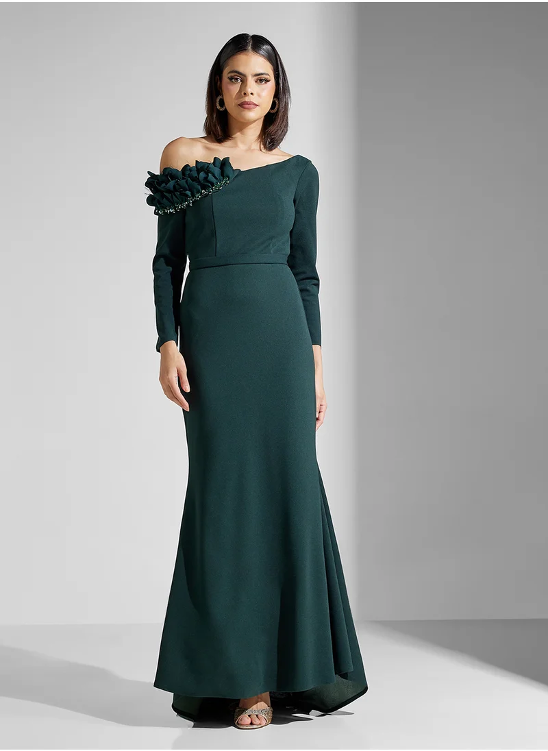 نمشي x Assymetric Shoulder Mermaid Dress