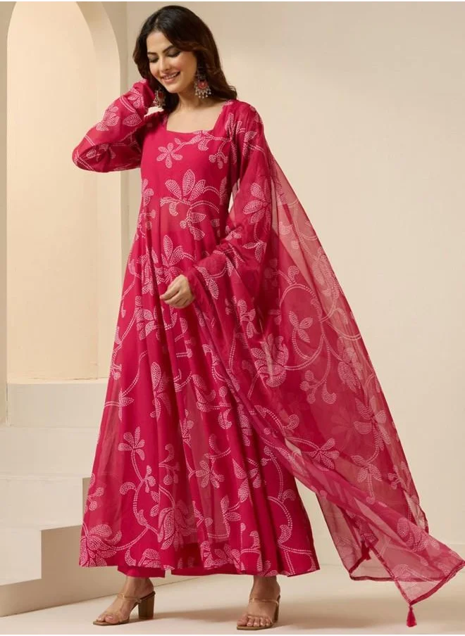آي شين Mid Rise Women Pink Polyester Kurta Set with Embroidered pattern Tunic and Palazzo features a Round neckline and Three-Fourth Sleeve secured with Elastic closure and styled in Straight Fit ideal for Festive moments — designed to make heads turn.