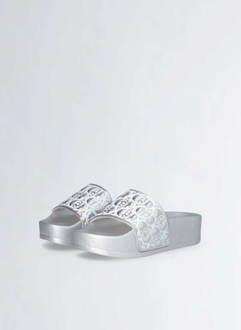 ليو جو صندل بكعب سميك بتأثير لامع