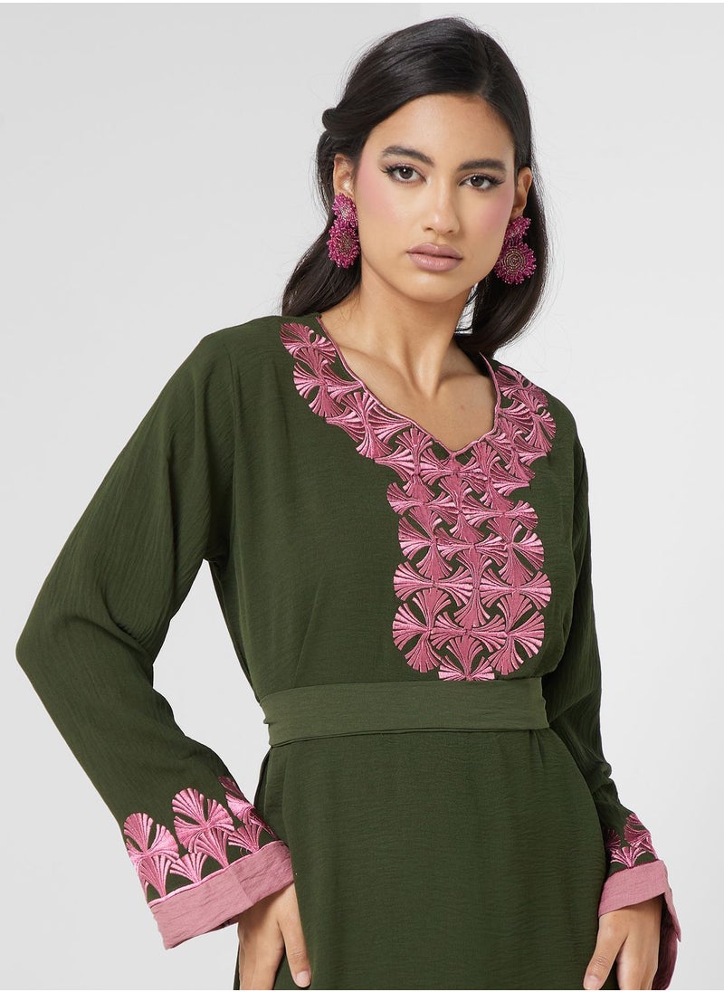hayas closet - Embroidered Belted Jalabiya - Image 1