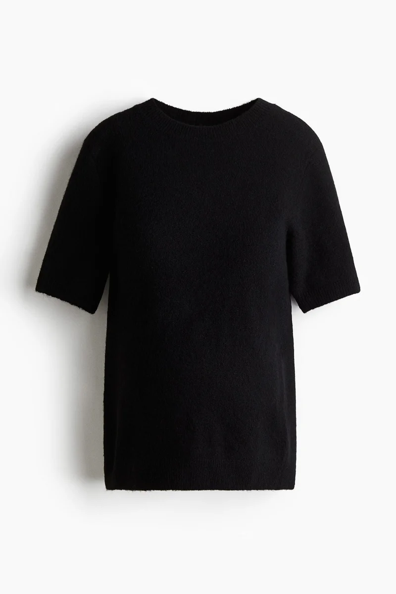 اتش اند ام بلوزة محبوكة بأكمام قصيرة من تشكيلة ماما