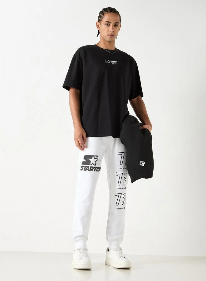 ستارتر تيشيرت بياقة ضيقة وأكمام قصيرة وطبعات تايبوجرافيك