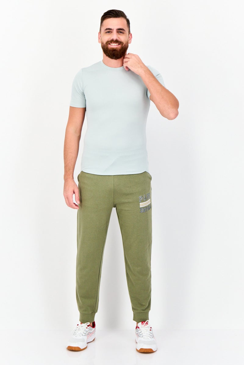 Paul Frank سروال جوجر للرجال بقصة عادية مع طباعة جرافيك، زيتوني - Image 4