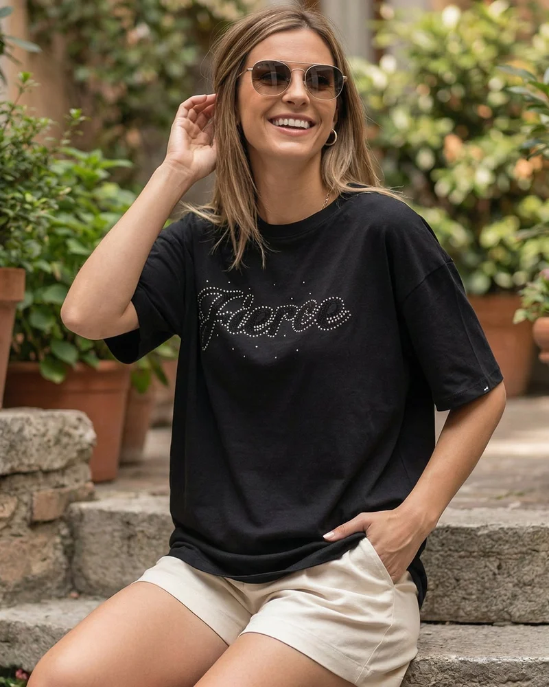 بيواكوف تيشيرت نسائي أسود كبير مزين بجرأة