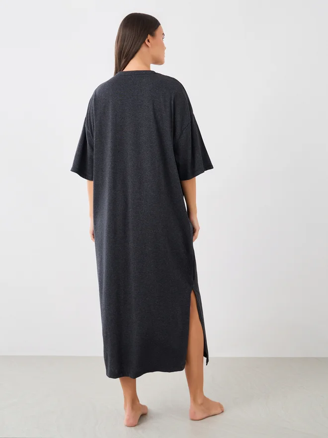 Styli Solid Dropped Shoulder Pocket Detail Nightdress with Side Slit