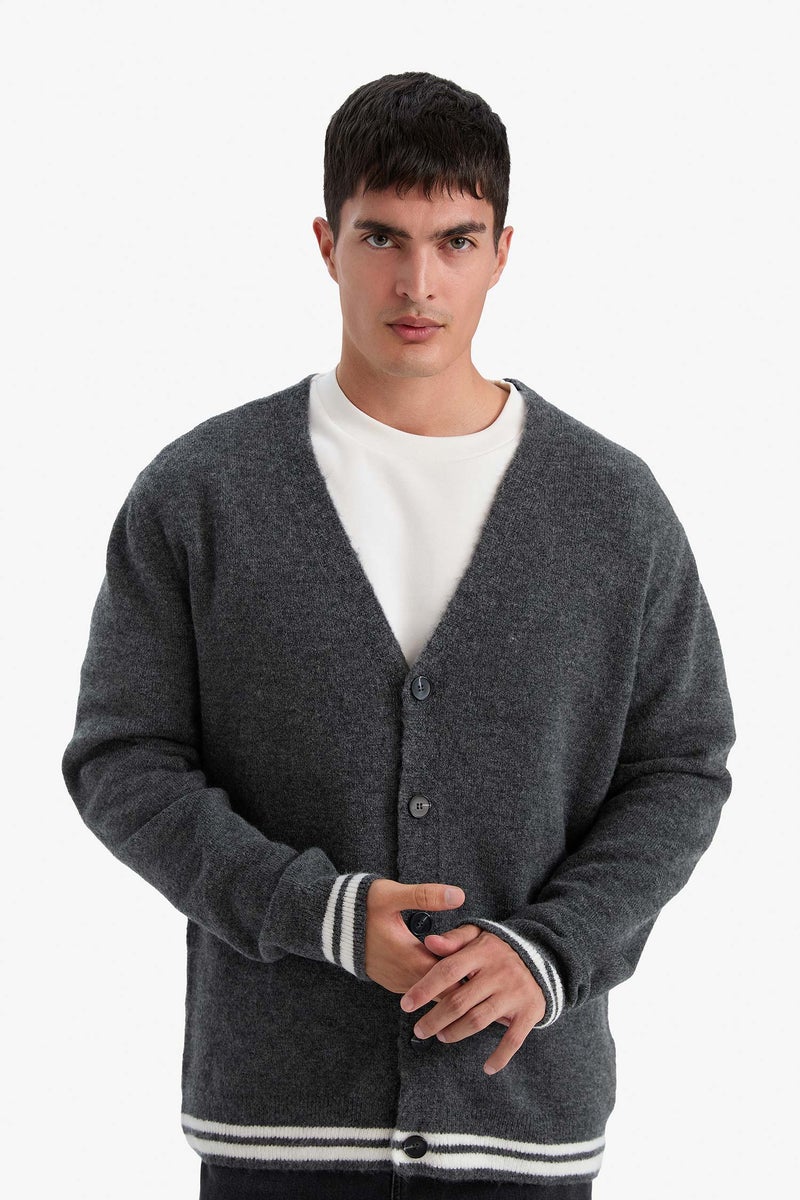 DeFacto Grey Man Relax Fit V-Neck Cardigan Casual - Image 5