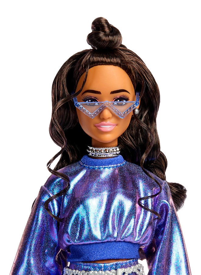 Barbie Deluxe Style Doll #7 in Metallic Blue Top and Skirt, Wavy Brown Hair, Accessories like Silvery Jewelry, Crystal Handbag and Sunglasses - Image 3