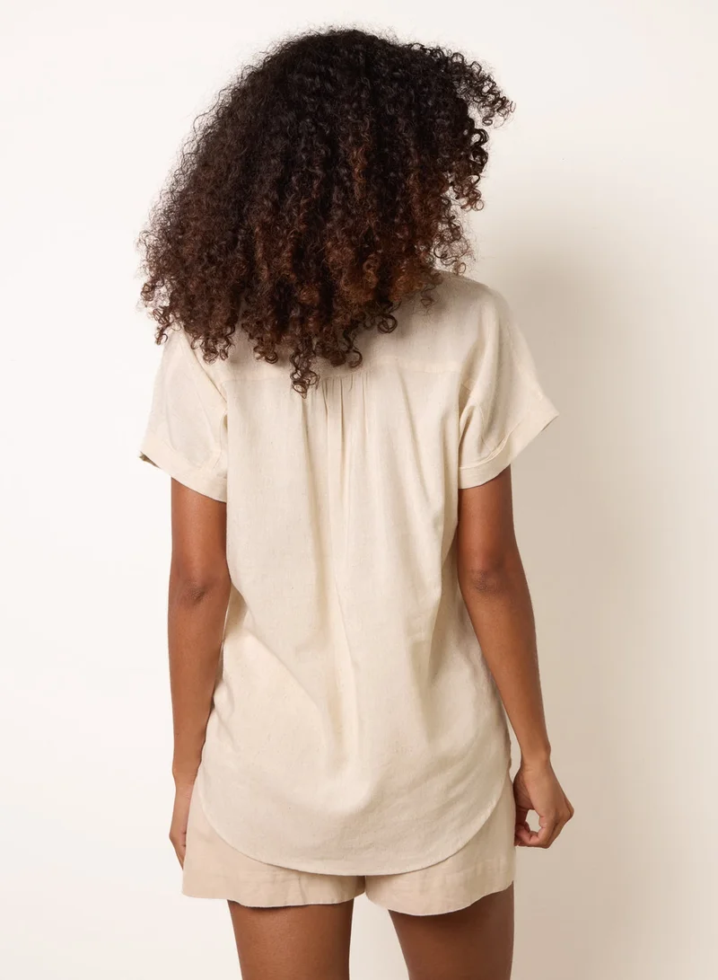 بلو فانيلا Broidered Hem Short Sleeve Shirt