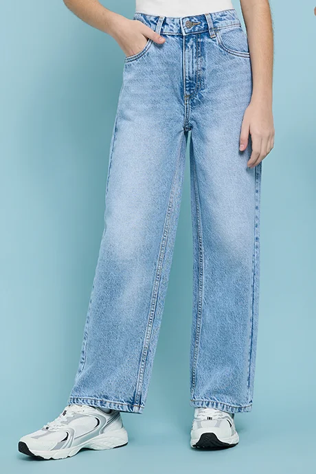 أر أند بي Faded Straight Fit Jeans with Button Closure