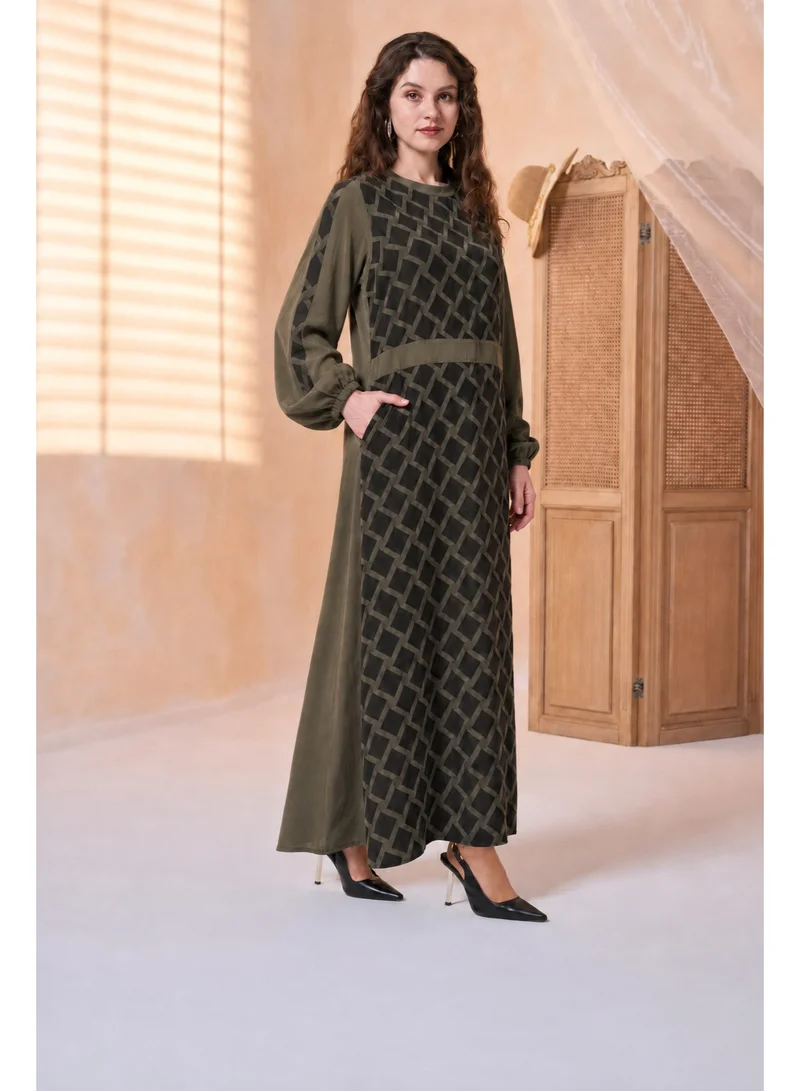 MissWhence Geometric Elegance Maxi Dress