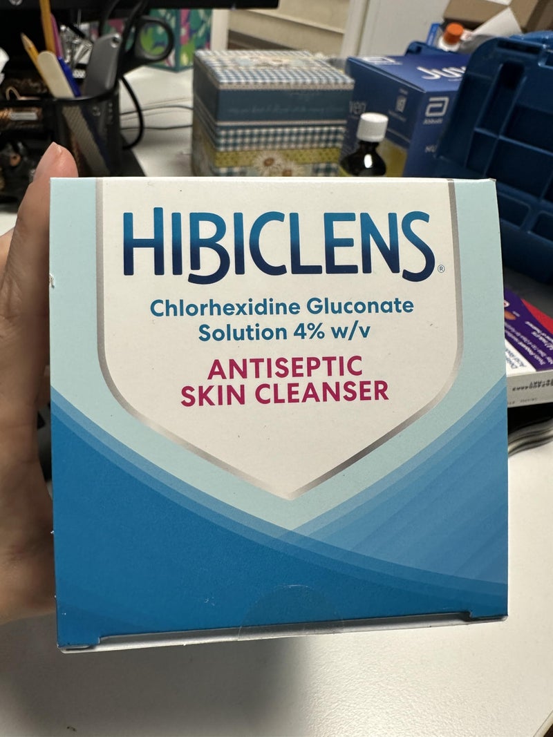 Hibiclens Antimicrobial Skin Liquid Soap with Foaming Pump, 16 Fluid Ounce (Pack of 2) - Image 5