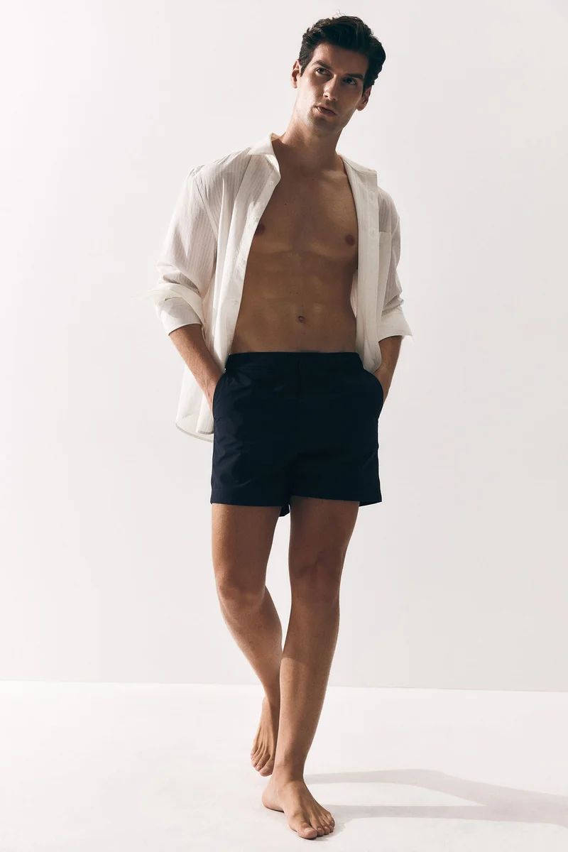 اتش اند ام شورت سباحة بتفاصيل حواف رفيعة